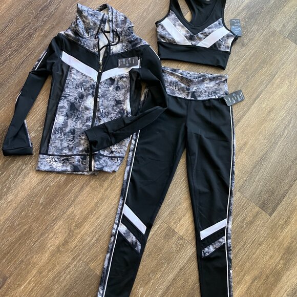 Yitong S/M 3 Piece Athletic Set NWT - Picture 4 of 15